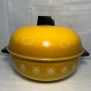 Vintage West Bend 3 pc Serving Oven / Bun Warmer 1970's w/ Optional Venting Lid